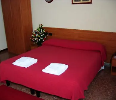 Hotel Bartolomeo Venice 2*,
